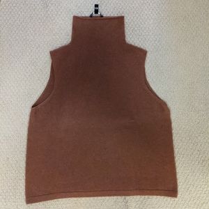 Brown cashmere turtleneck sleeveless sweater